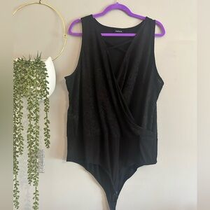 Torrid black sleeveless lace v neck strappy bodysuit EUC size 3